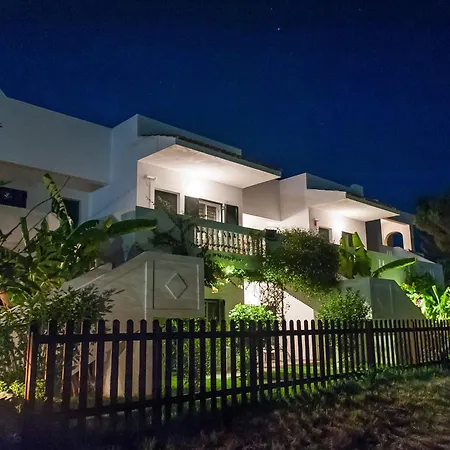 Ilios And Irene 8 Bed & Breakfast 4*