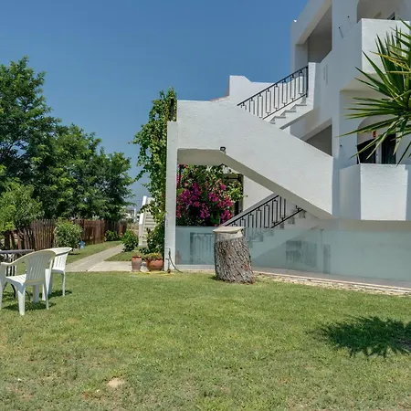 Ilios And Irene 8 Bed & Breakfast