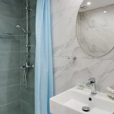 Ilios And Irene 8 Bed & Breakfast