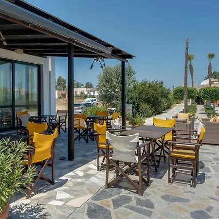 Ilios And Irene 8 Bed and Breakfast