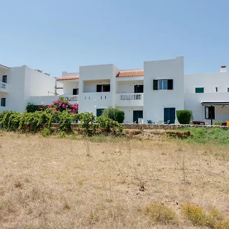 Ilios And Irene 8 Bed & Breakfast 4*