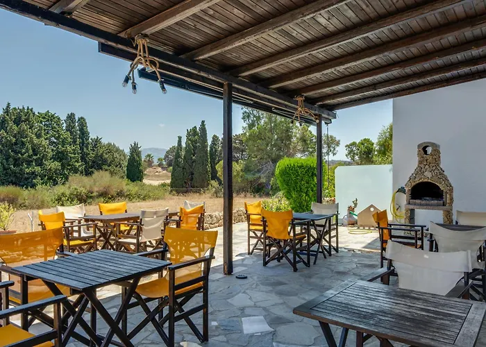 Ilios And Irene 8 Bed and Breakfast 4*