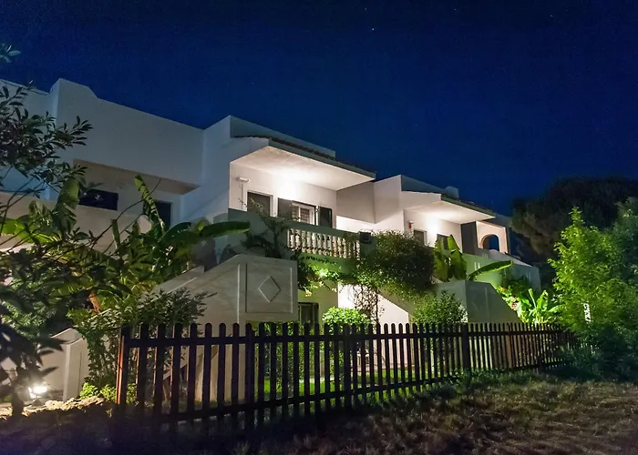 Ilios And Irene 8 Bed and Breakfast 4*